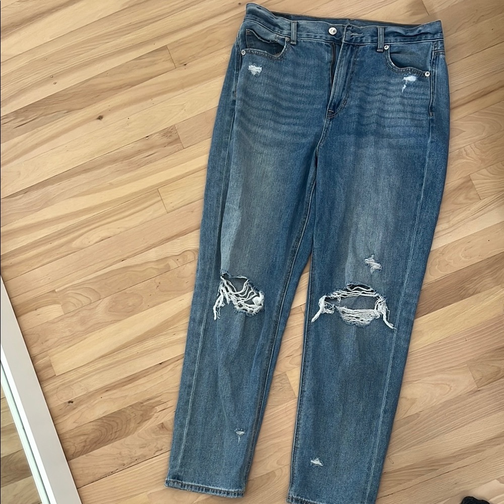 American Eagle Mom Jeans